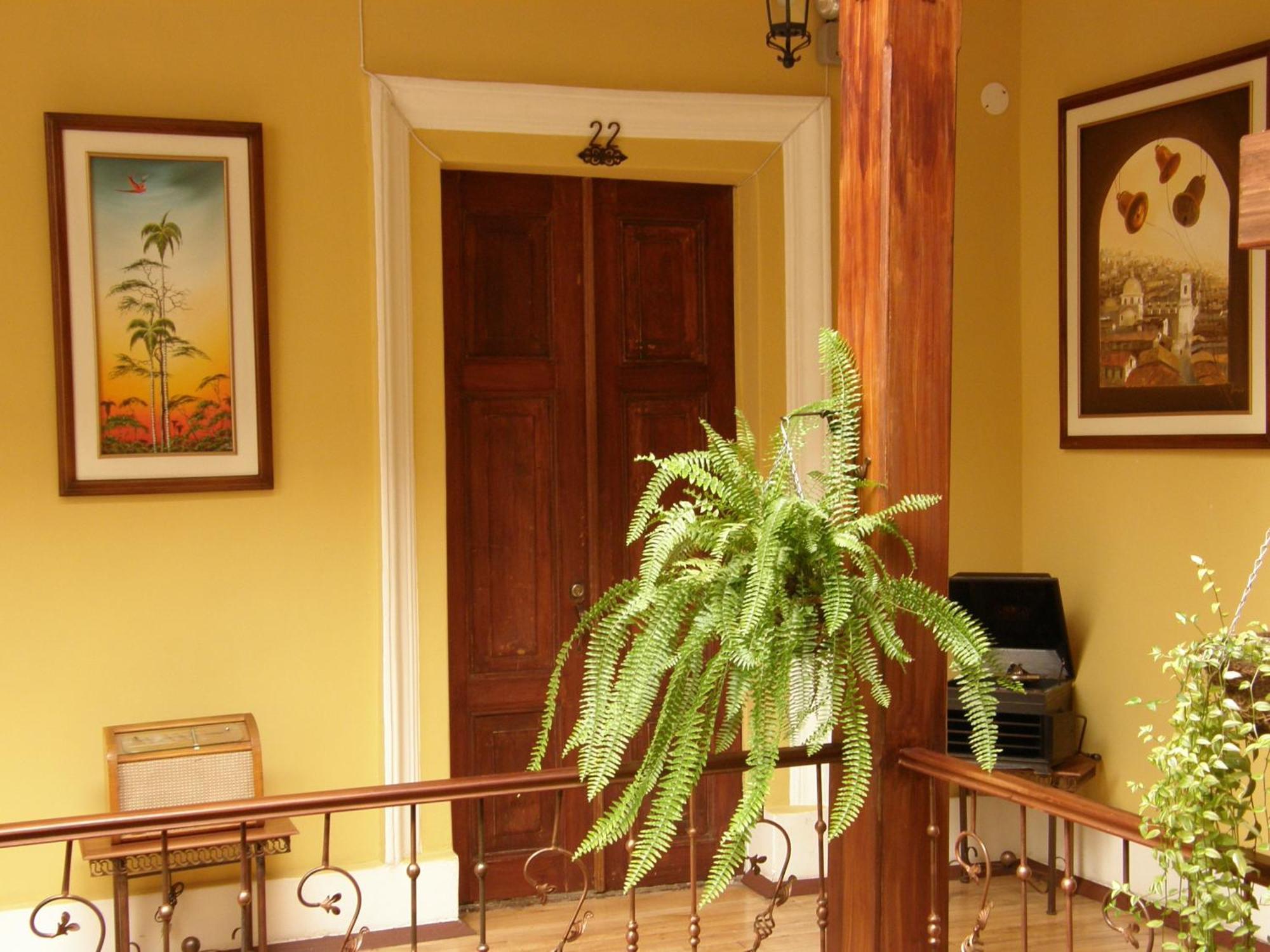 Albergue Mía Leticia Quito Exterior foto